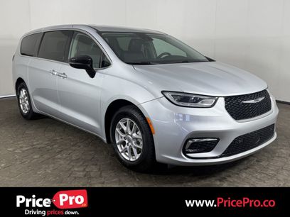 Used 2024 Chrysler Pacifica Touring-L