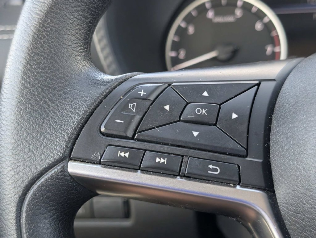 Used 2025 Nissan Sentra SV FWD image 25
