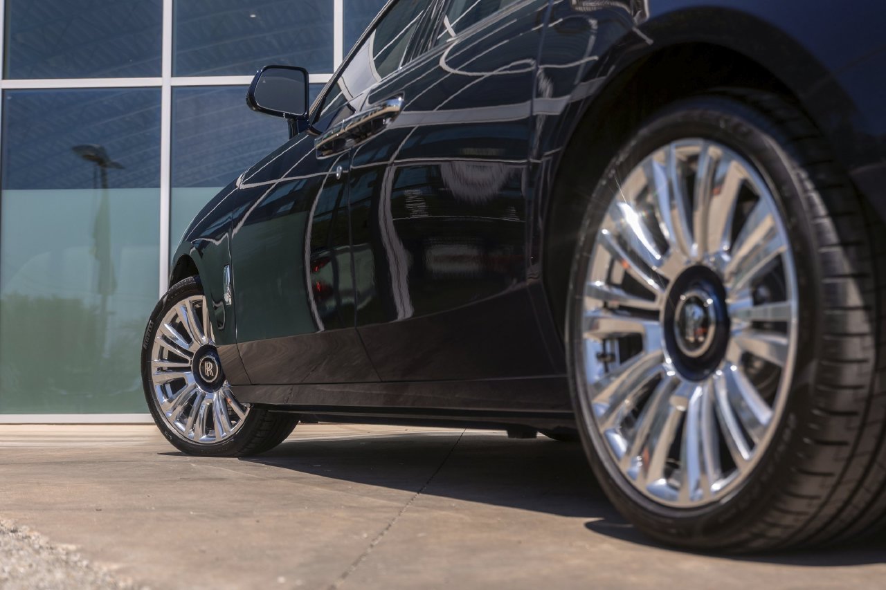 Certified 2025 Rolls-Royce Ghost AWD/4WD image 16