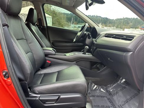 Used 2020 Honda HR-V Touring image 13