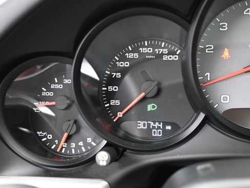 Used 2014 Porsche 911 Carrera 4S image 9