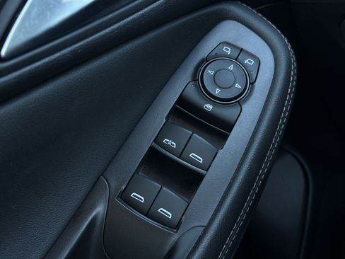 Used 2025 Buick Encore GX Preferred AWD/4WD image 11