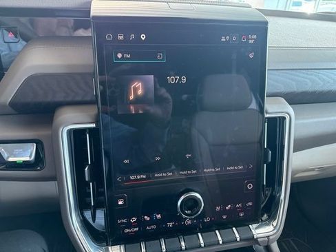 Used 2025 GMC Yukon XL Denali w/ Denali Reserve Package RWD image 6