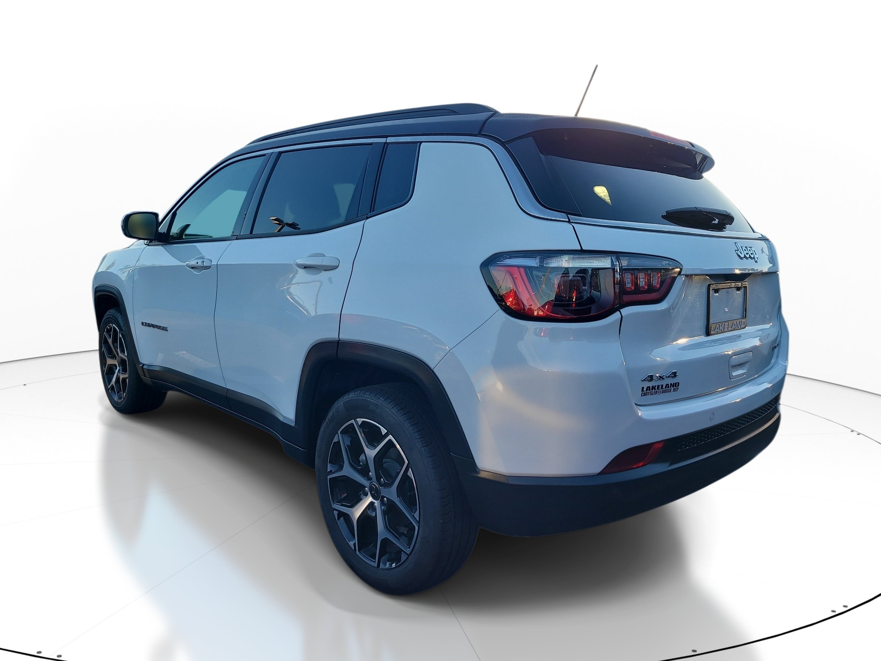 Used 2025 Jeep Compass Limited AWD/4WD image 6