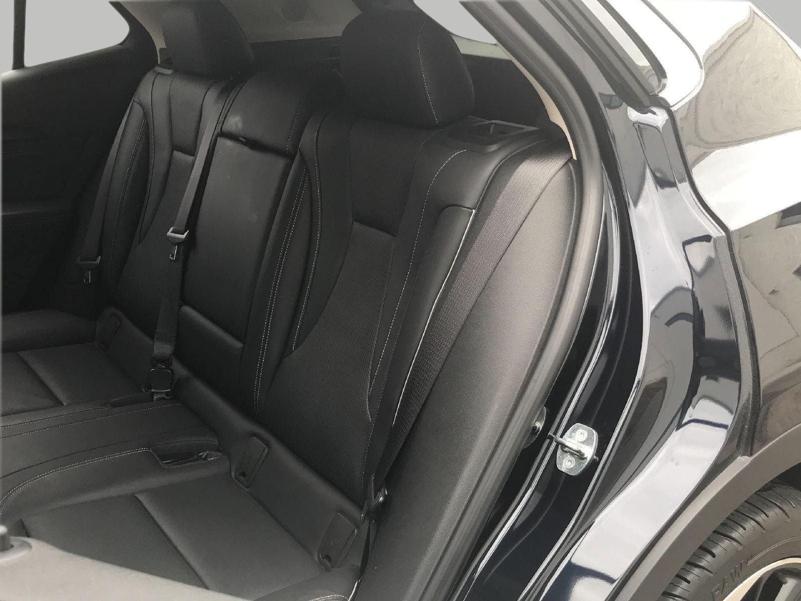 Used 2021 Buick Envision Essence w/ Technology Package I AWD/4WD image 19