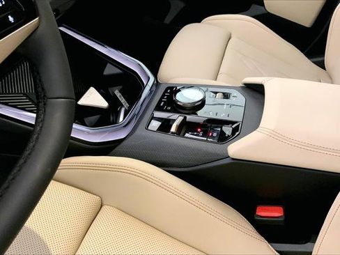 Used 2025 BMW X3 xDrive30i w/ Premium Package image 6