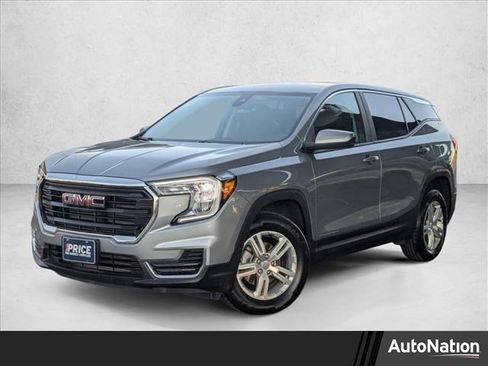 Used 2024 GMC Terrain SLE image 1