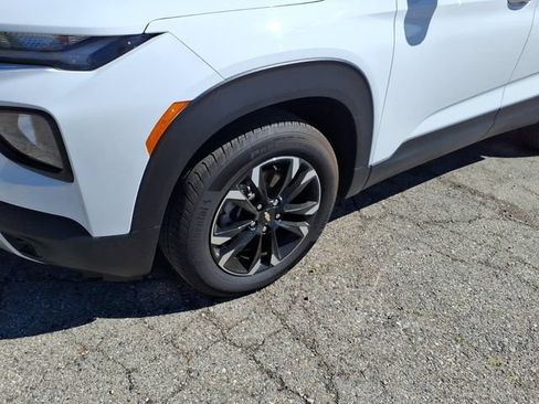 Used 2023 Chevrolet TrailBlazer LT w/ Convenience Package FWD image 4