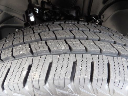 Used 2021 RAM 1500 Tradesman w/ Chrome Appearance Group image 36