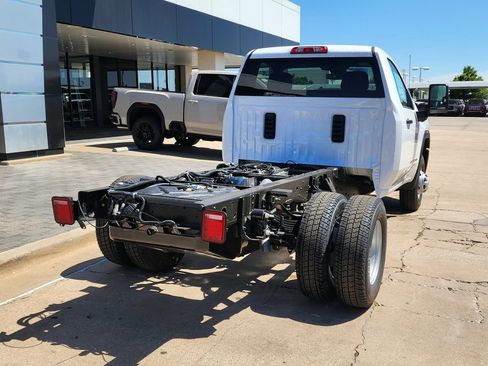 New 2026 GMC Sierra 3500 Pro AWD/4WD image 3