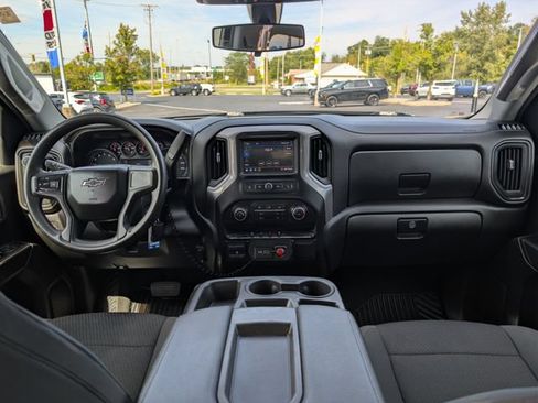 Used 2021 Chevrolet Silverado 1500 Custom Trail Boss AWD/4WD image 11