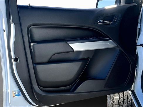 Used 2018 Chevrolet Colorado ZR2 image 16