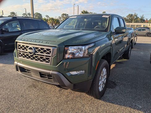 Used 2024 Nissan Frontier SV w/ Technology Package AWD/4WD image 3