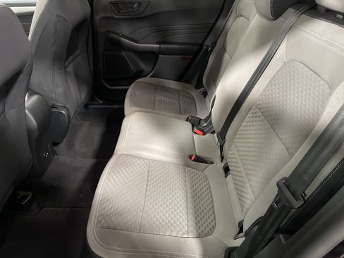 Used 2022 Ford Escape SE image 10