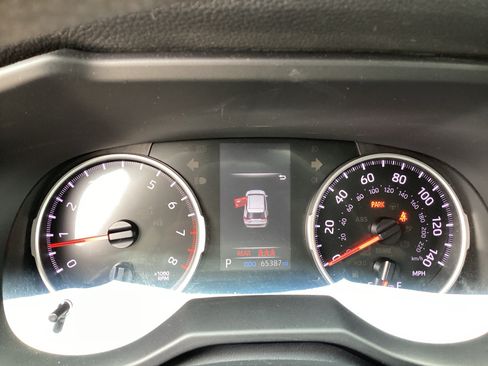 Used 2021 Toyota RAV4 LE FWD image 20