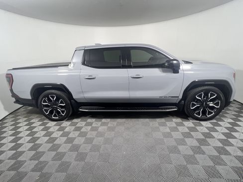 Used 2025 GMC Sierra EV Denali AWD/4WD image 6