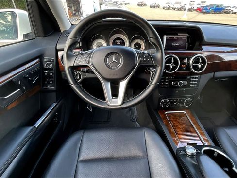 Used 2013 Mercedes-Benz GLK 350 4MATIC image 5