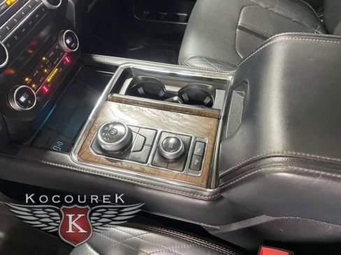 Used 2020 Ford Expedition Max Platinum image 17