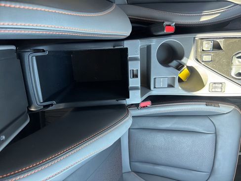 Used 2025 Subaru Crosstrek 2.5i Limited w/ Crosstrek Mirror Package image 21