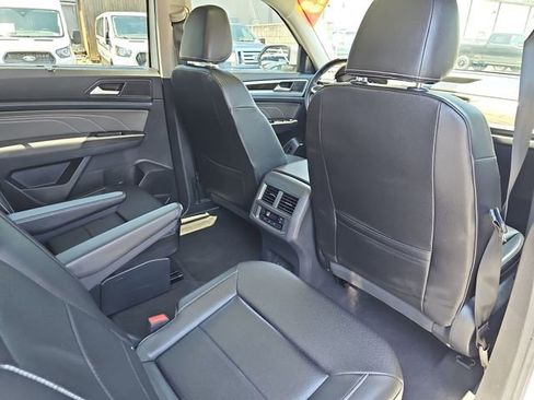 Used 2023 Volkswagen Atlas SE w/ Panoramic Sunroof Package FWD image 11