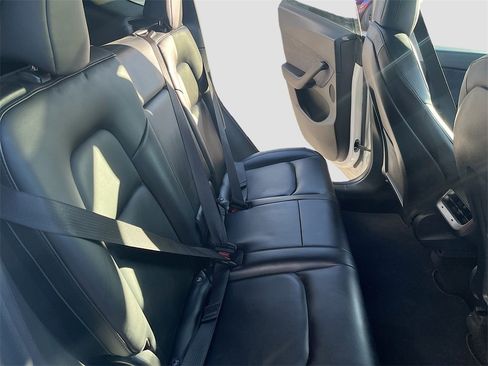 Used 2021 Tesla Model Y Performance image 28