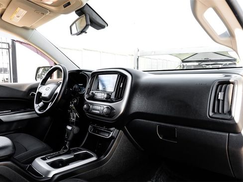 Used 2016 Chevrolet Colorado LT w/ LT Convenience Package image 9