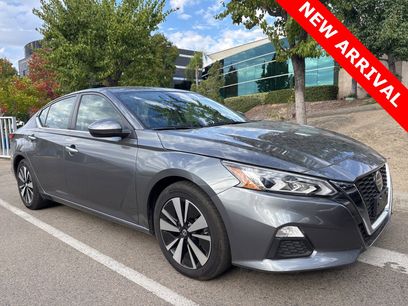 Used 2022 Nissan Altima 2.5 SV