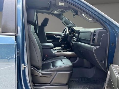 Used 2024 Chevrolet Silverado 1500 LT Trail Boss w/ Convenience Package II AWD/4WD image 7