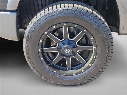 Used 2017 Nissan Titan PRO-4X AWD/4WD image 25