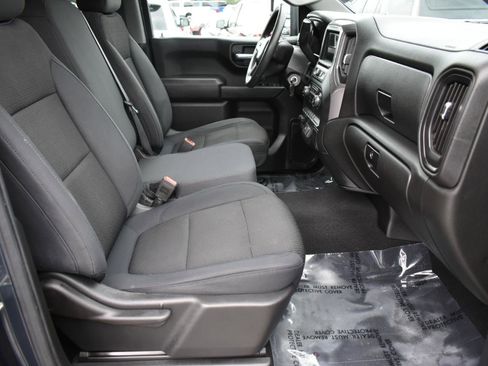 Used 2019 Chevrolet Silverado 1500 Custom Trail Boss w/ Custom Convenience Package AWD/4WD image 27