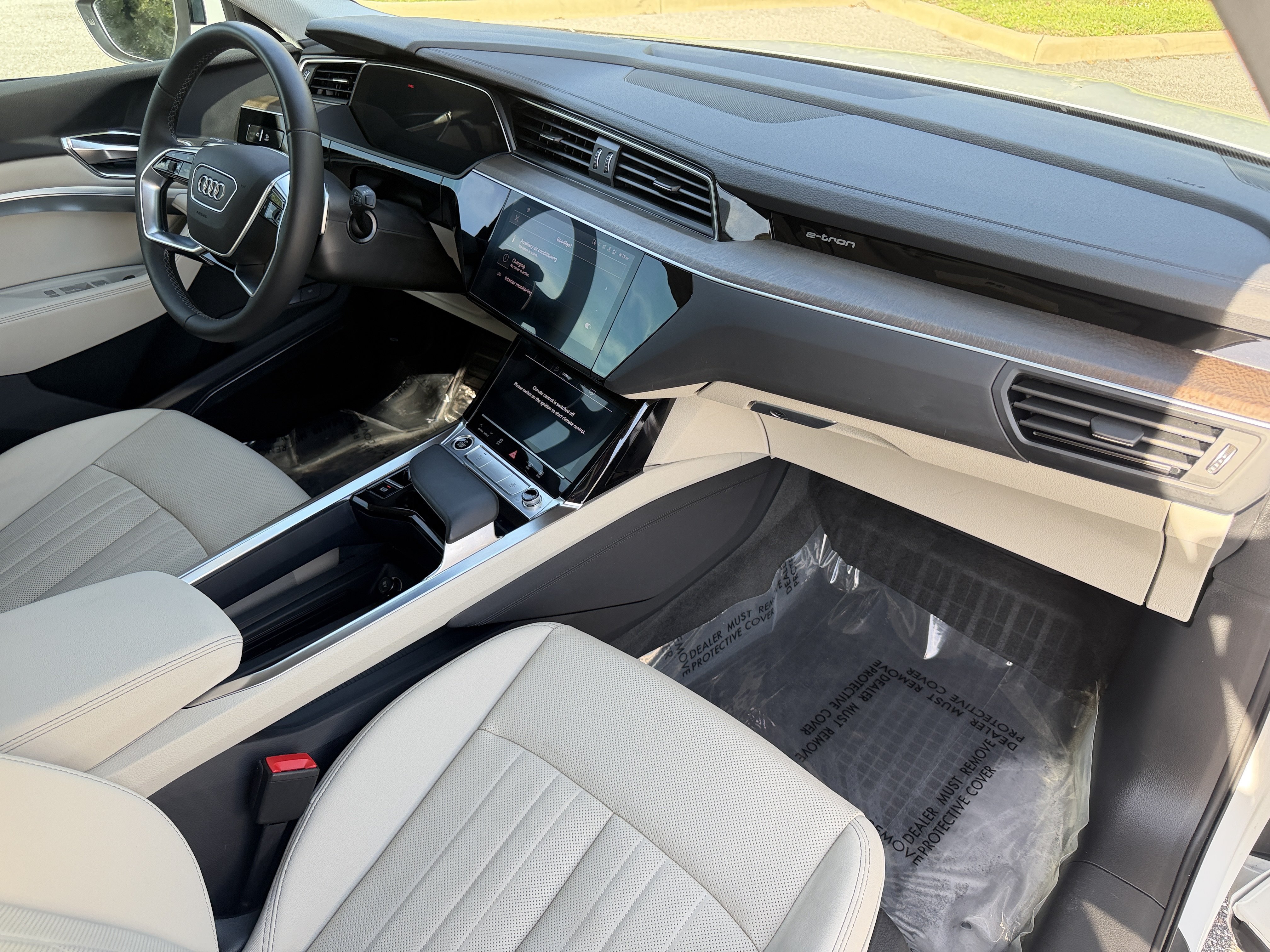 Used 2024 Audi Q8 e-tron Premium Plus w/ Premium Plus Package AWD/4WD image 13