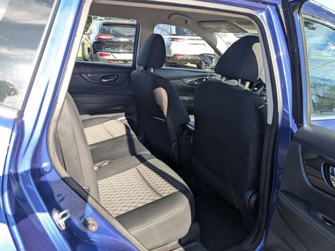 Used 2017 Nissan Rogue S image 28