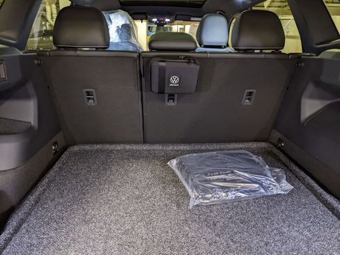 New 2026 Volkswagen Tiguan SE R-Line image 27