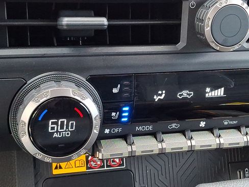 Used 2024 Toyota Tacoma 4x4 Double Cab Hybrid image 25