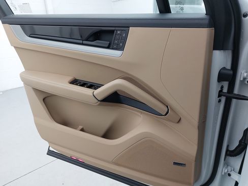 New 2026 Porsche Cayenne E-Hybrid image 28