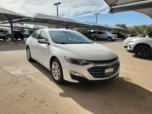 Used 2024 Chevrolet Malibu LT FWD image 2