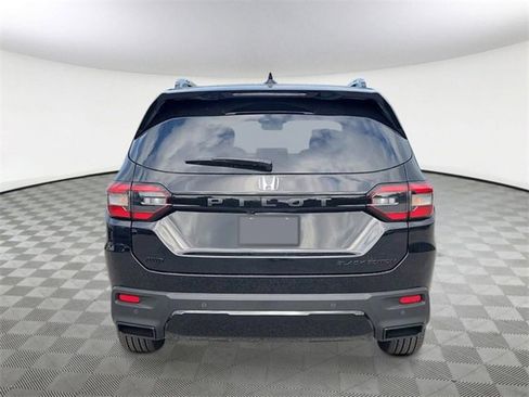 New 2026 Honda Pilot Black Edition image 5