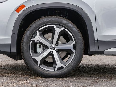 New 2026 Volkswagen Tiguan SE image 19