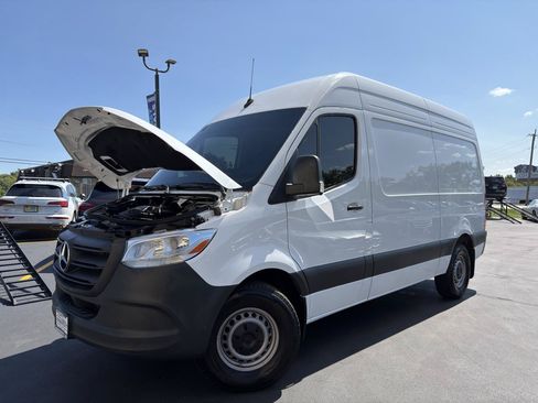Used 2024 Mercedes-Benz Sprinter 2500 image 29