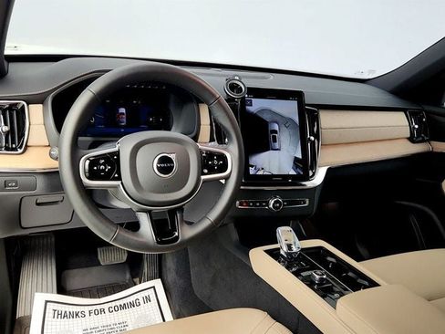 Used 2026 Volvo XC90 B6 Plus w/ Protection Package Premier AWD/4WD image 13