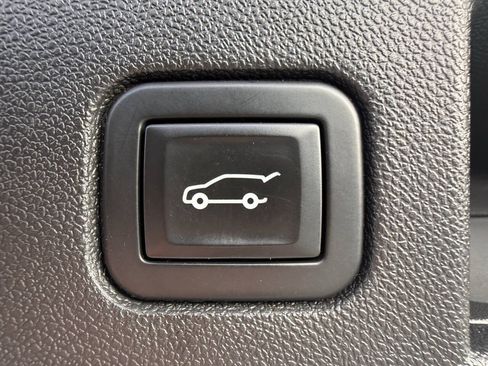 Used 2020 Chevrolet Equinox Premier AWD/4WD image 23