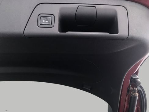 Used 2022 Buick Envision Essence w/ Technology Package I image 15