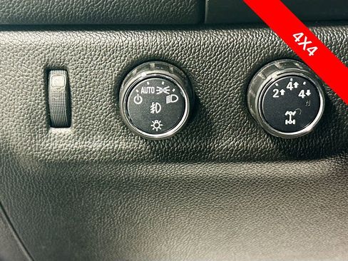 Used 2016 Chevrolet Colorado LT w/ LT Convenience Package image 11