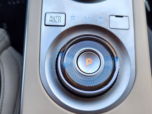 Used 2023 Genesis GV70 2.5T w/ Advanced Package image 33