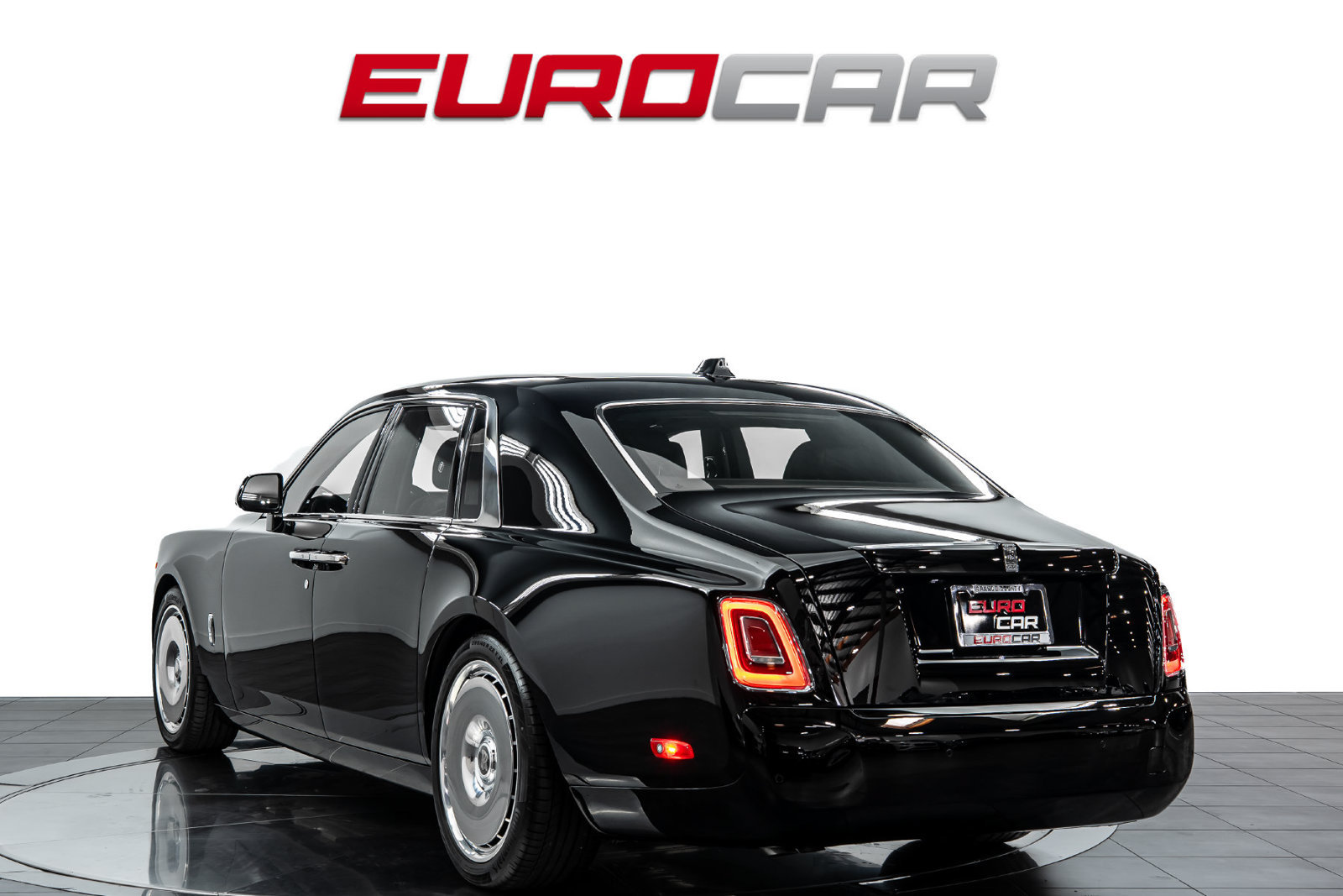 Used 2022 Rolls-Royce Phantom Sedan RWD image 4
