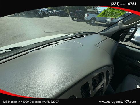 Used 2003 Ford E-150 and Econoline 150 Commercial Van 3D image 17