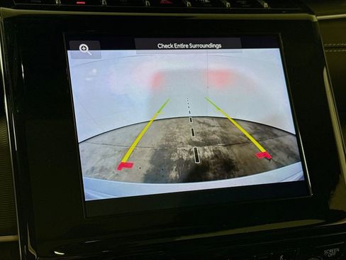 Used 2023 Jeep Grand Cherokee Altitude image 11