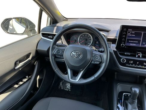 Used 2021 Toyota Corolla SE w/ SE Preferred Package FWD image 11