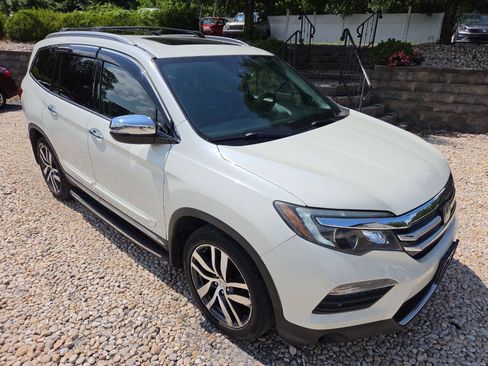 Used 2017 Honda Pilot Elite image 8