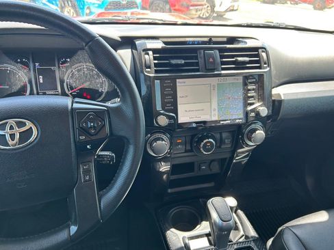 Used 2022 Toyota 4Runner TRD Off-Road Premium AWD/4WD image 18